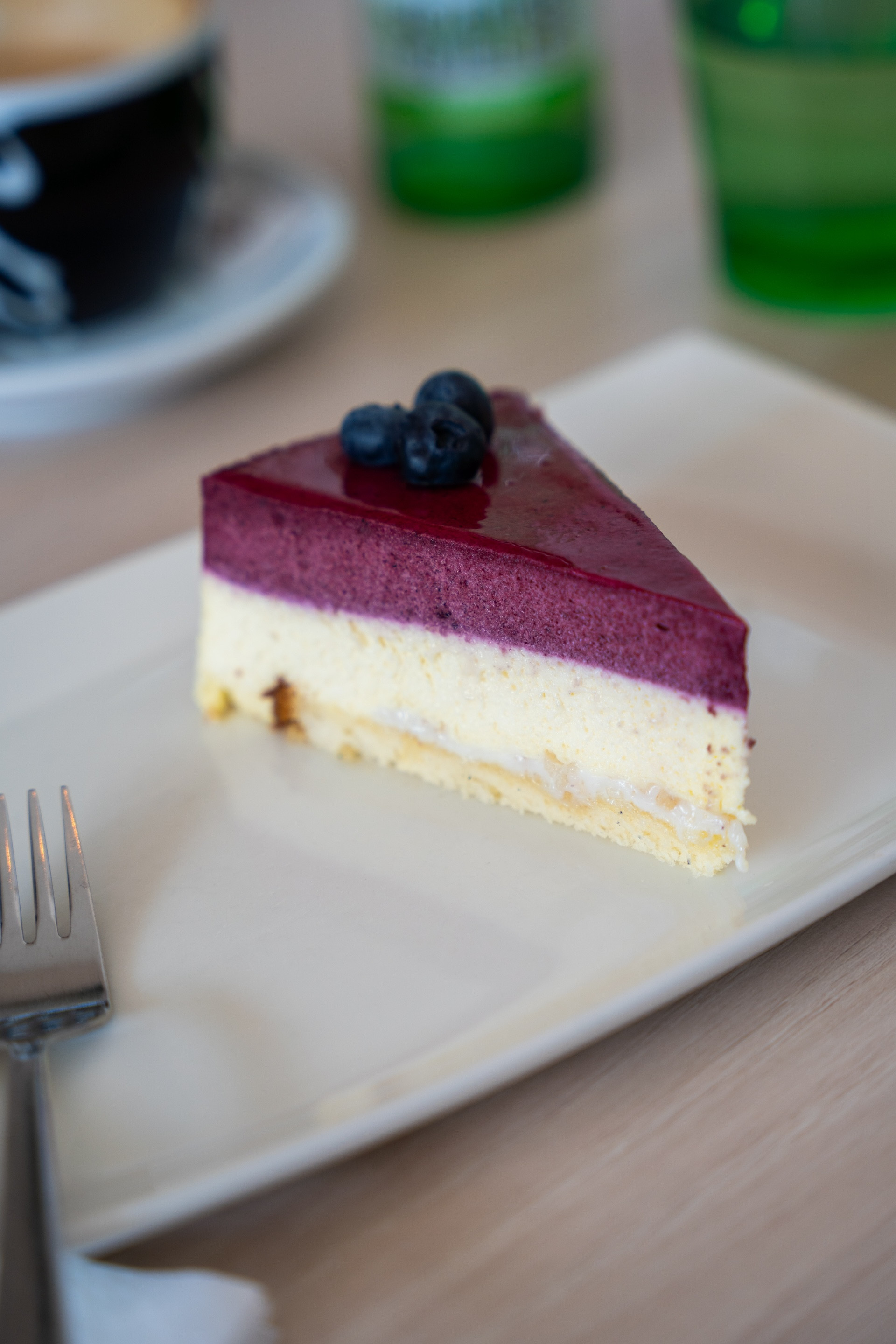 Tortica Borovnica, bela čokolada