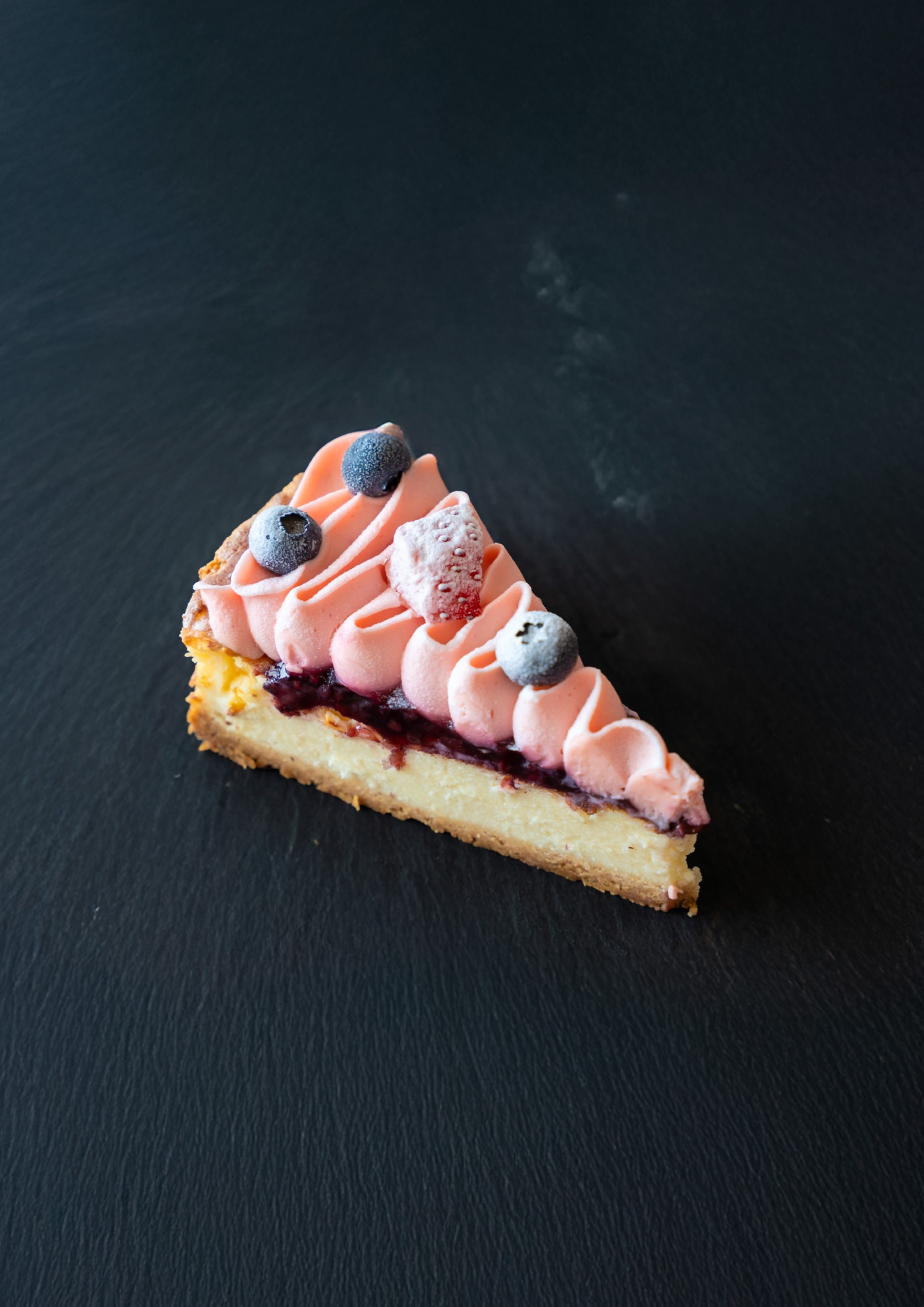 Cheescake z gozdnimi sadeži