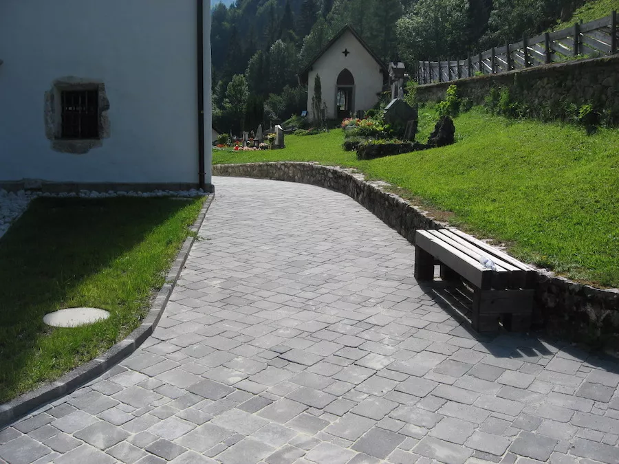 Apus, Izgradnja in obnova opornih in podpornih objektov - Cerkev Solčava 87