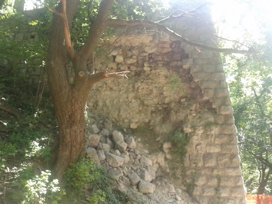 Apus, Izgradnja in obnova opornih in podpornih objektov - Šance 92