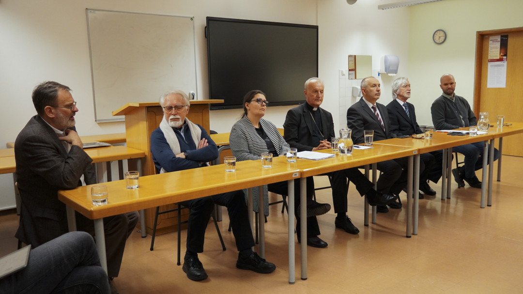 Okrogla miza - Vloga vernikov pri graditvi miru v sodobni pluralni družbi