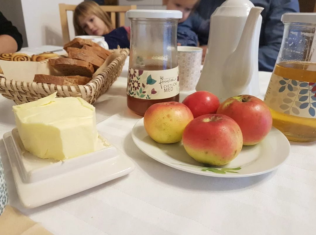 Tradicionalni slovenski zajtrk