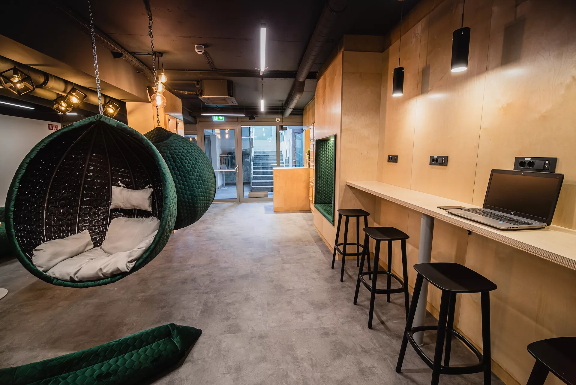 Dragon’s Dream Hostel s svežo podobo in spletno booking platformo odpira svoja vrata