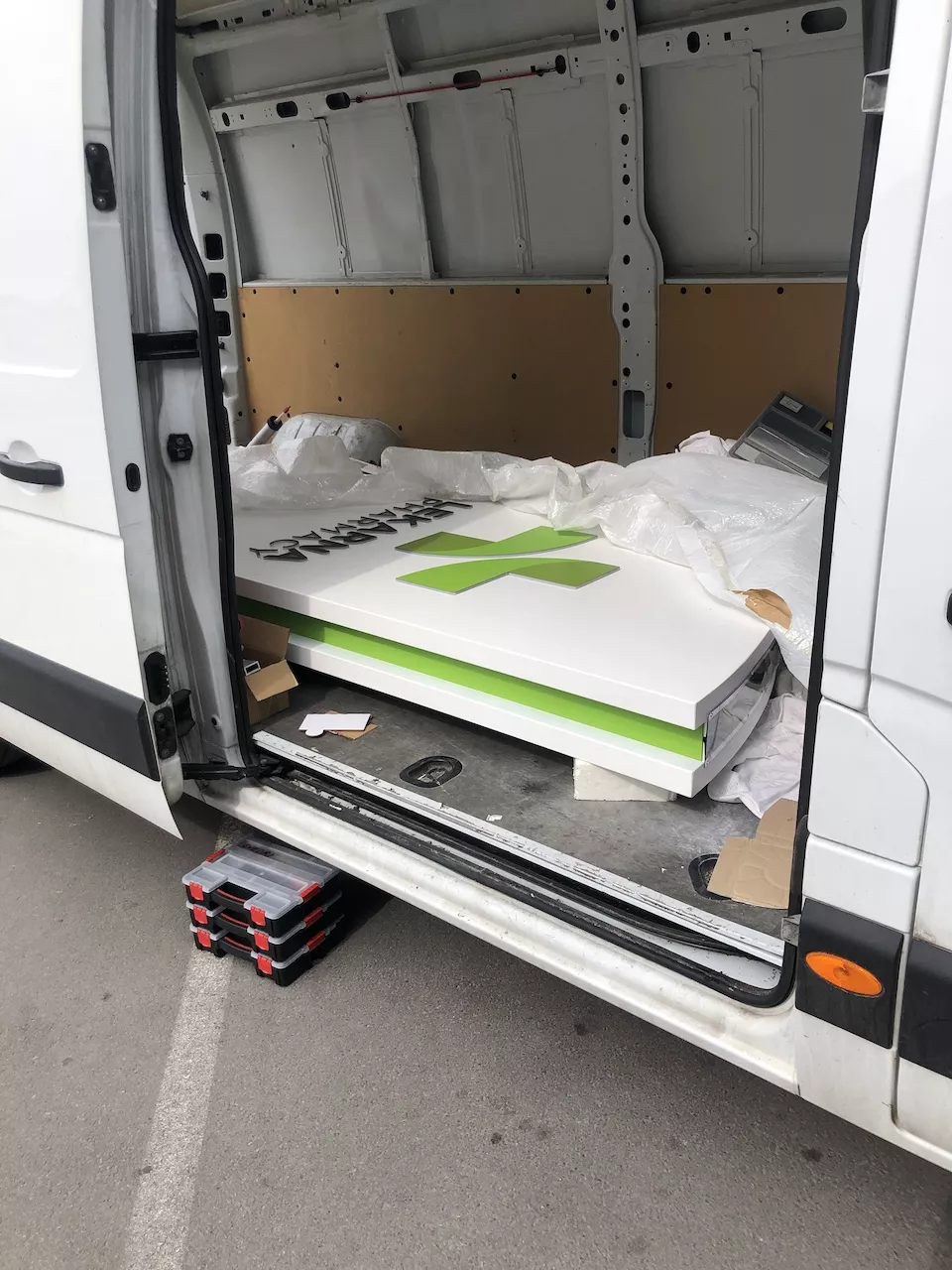 From design to assembly and installation - All fronts are open