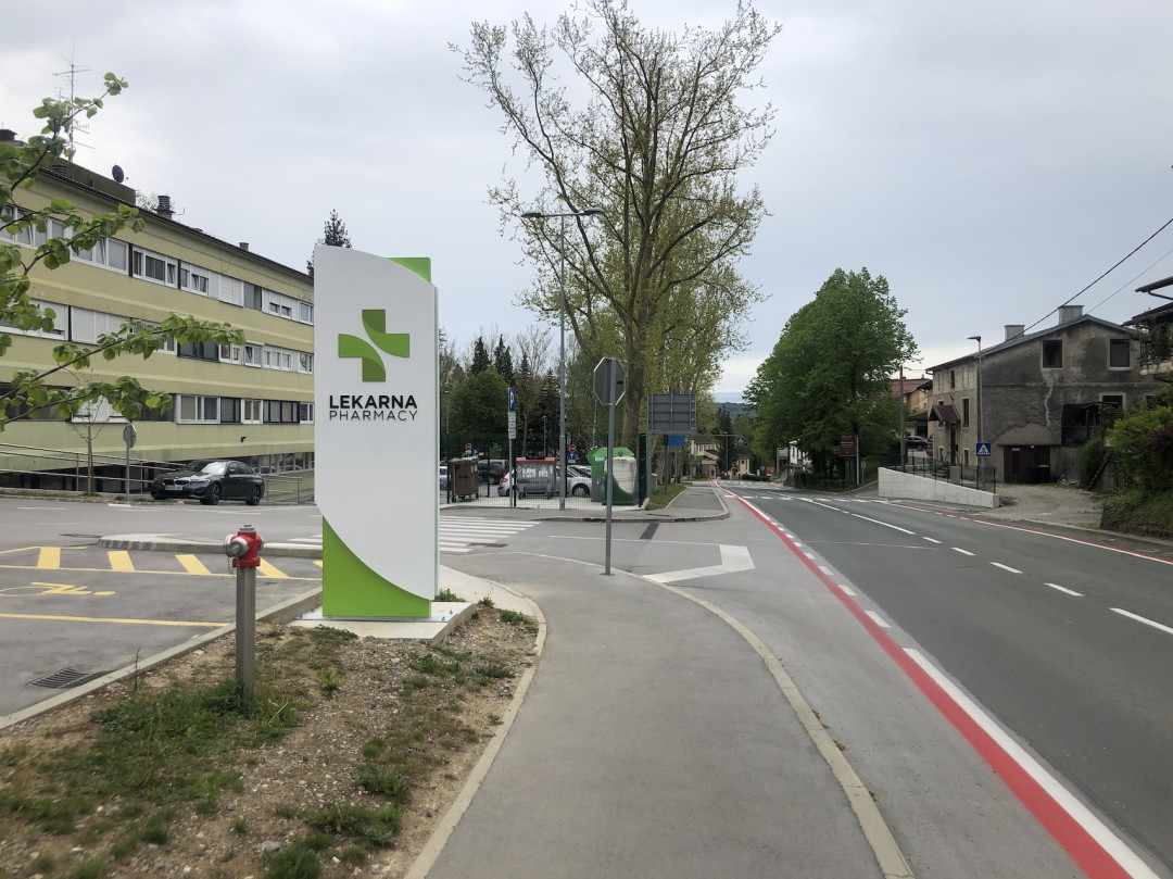 From design to assembly and installation - All fronts are open