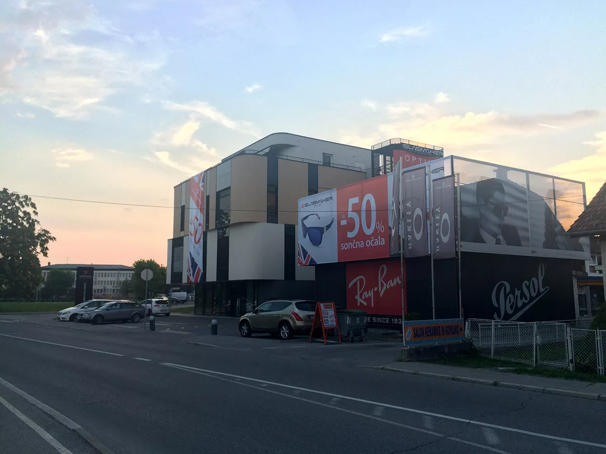 Leta predanega dela v eni sliki