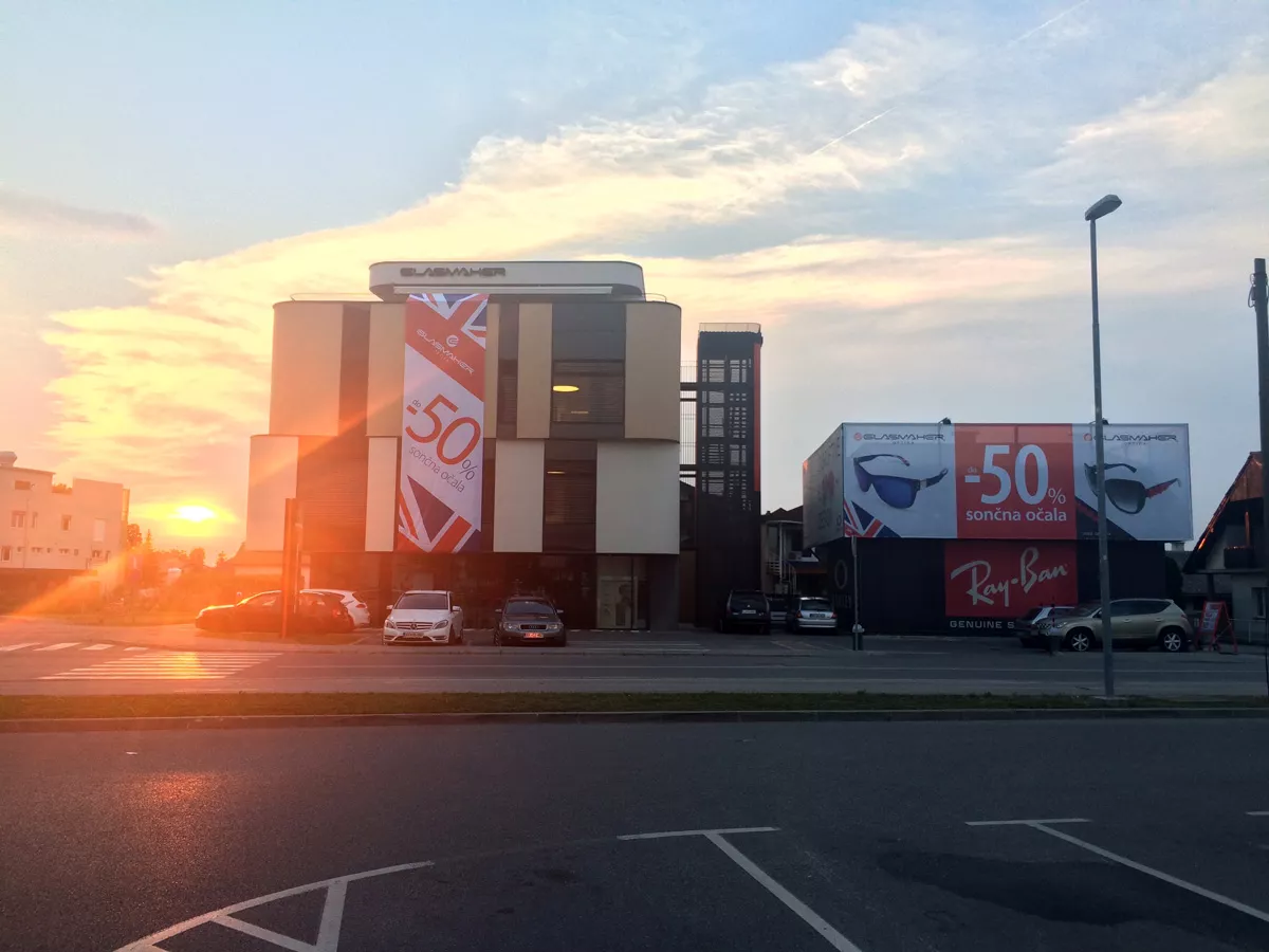 Leta predanega dela v eni sliki