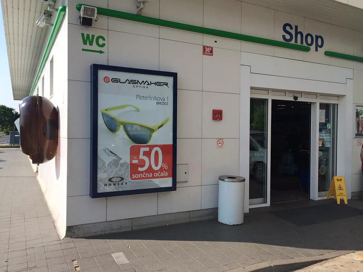 Leta predanega dela v eni sliki