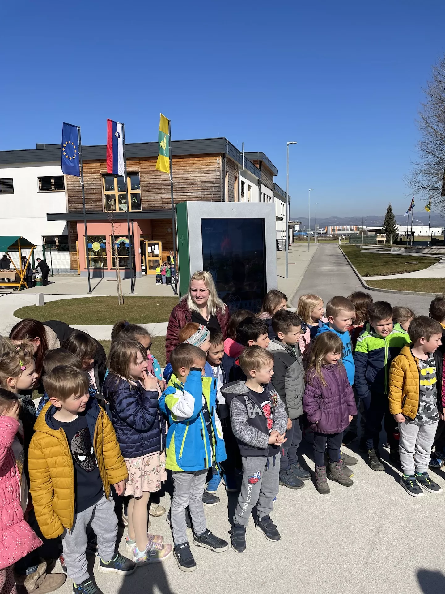 Otvoritev Šentjernejske učne poti z zaslonom Litebox