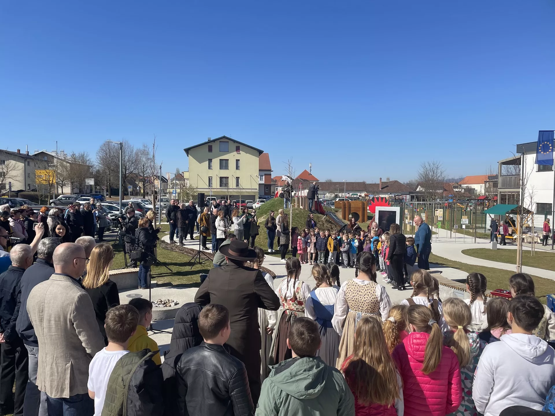 Otvoritev Šentjernejske učne poti z zaslonom Litebox