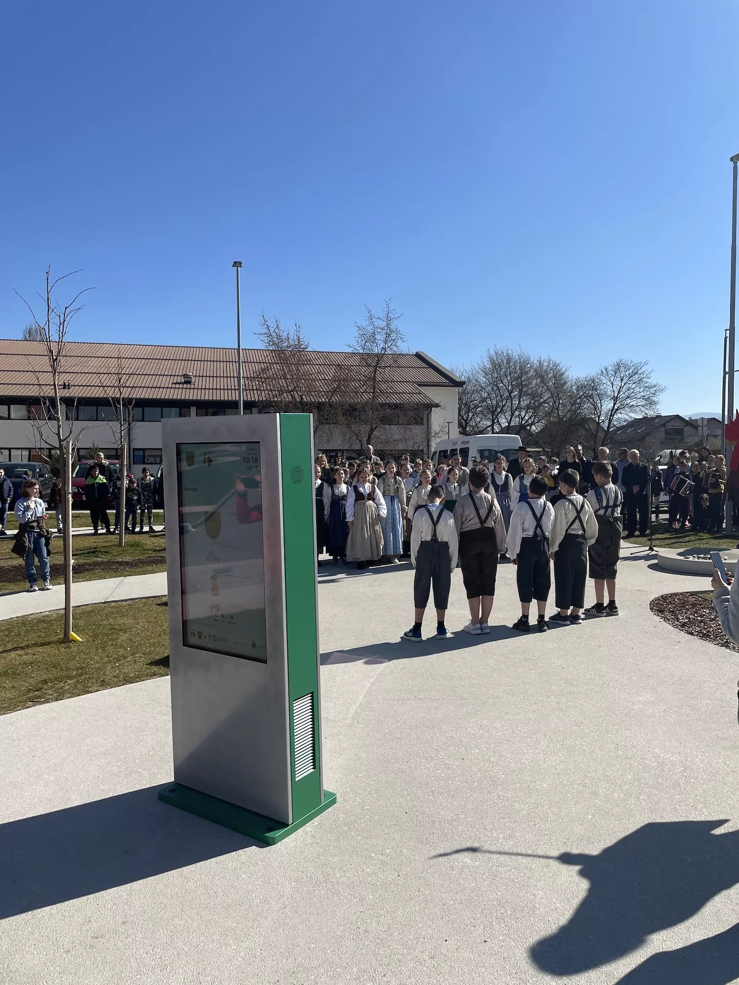 Otvoritev Šentjernejske učne poti z zaslonom Litebox