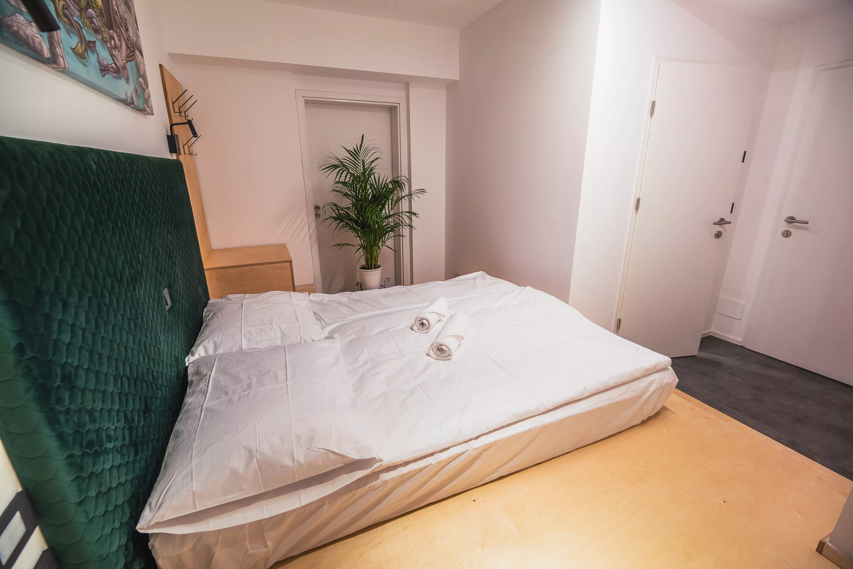 Zasebna soba z zakonsko posteljo in masažno kadjo