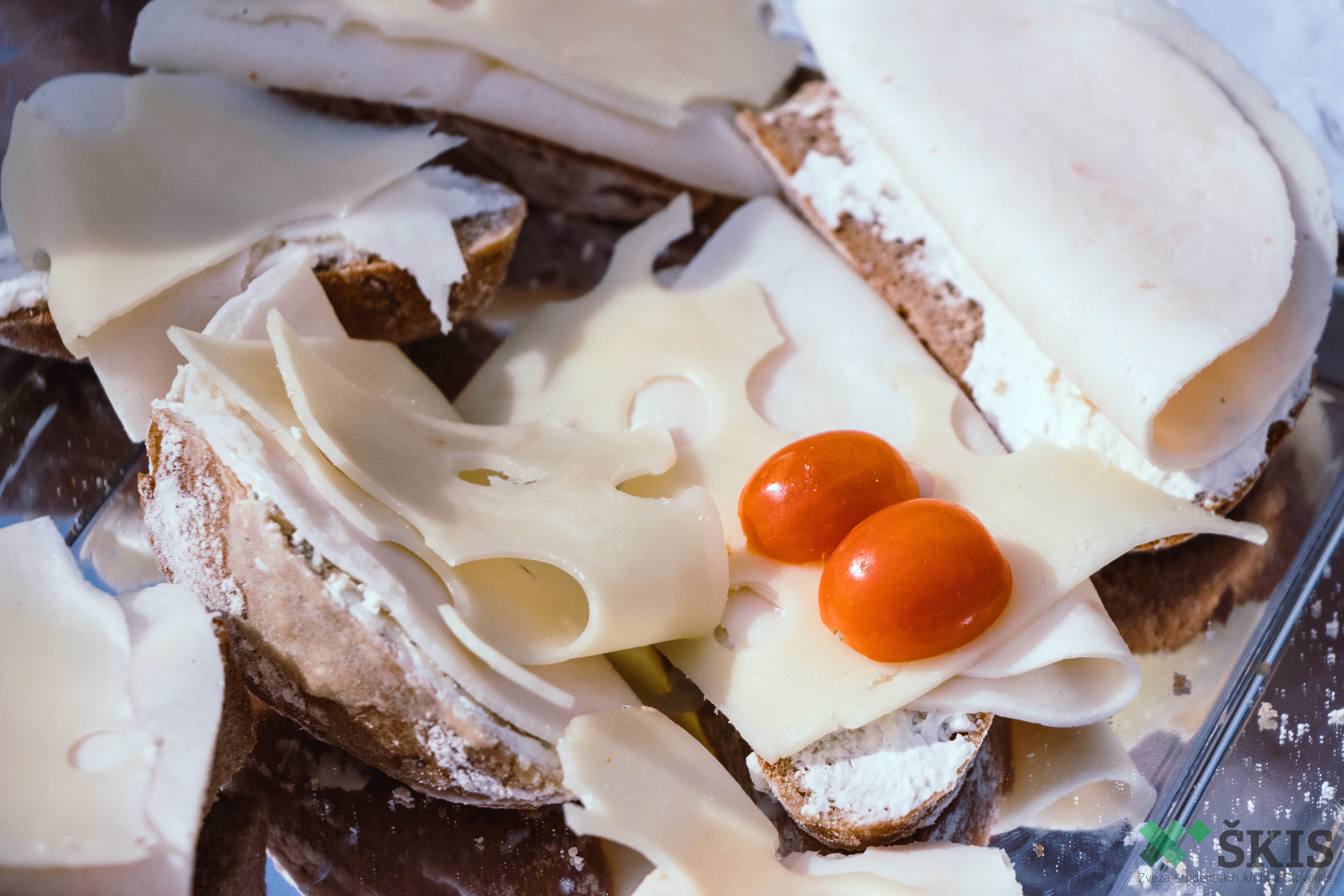 Ne zamudite Škisovega zajtrka!