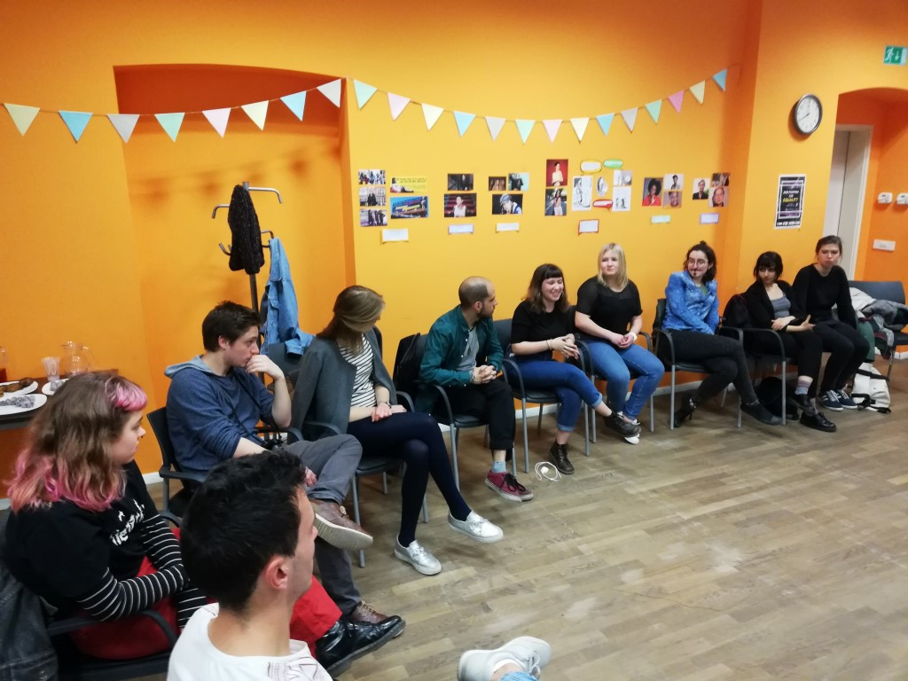 V MC KRŠKO OZAVEŠČALI O NASILJU NAD ŽENSKAMI