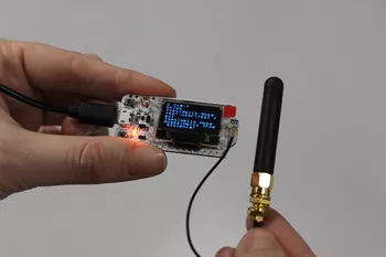 Humanizacija tehnologij skozi interdisciplinarne umetniške prakse