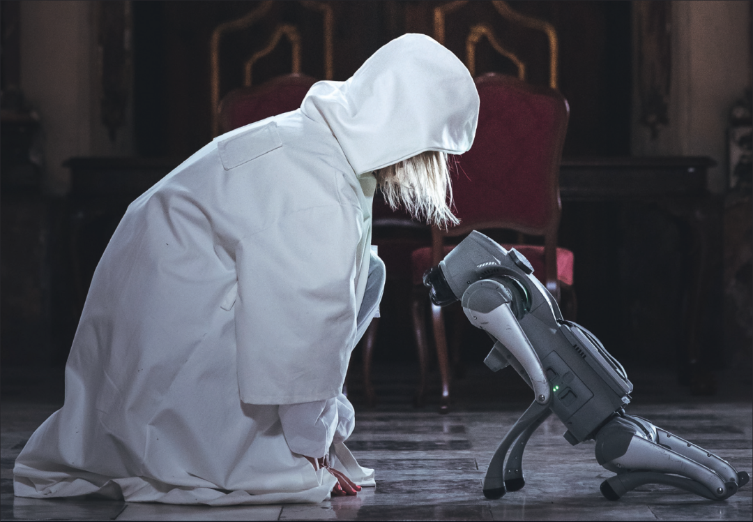 Razstava OSTALINE PRETEKLOSTI – ZA DRUGAČNO UPORABO MOŽGANOV