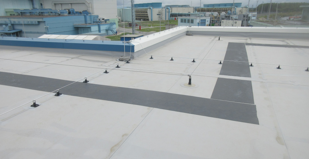 Druga utrjena varnostna zgradba (BB2) s podpornimi sistemi