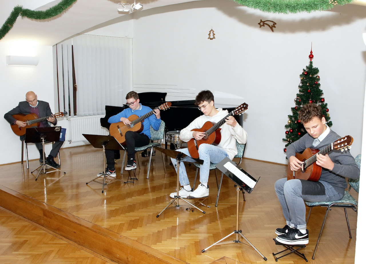 Božično-novoletni koncert - 22. 12. 2021