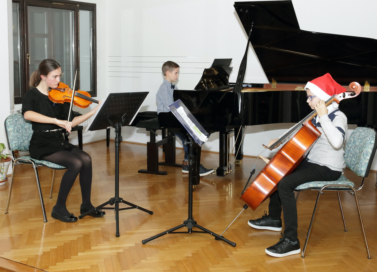 Božično-novoletni koncert nekdanjih učencev 2019