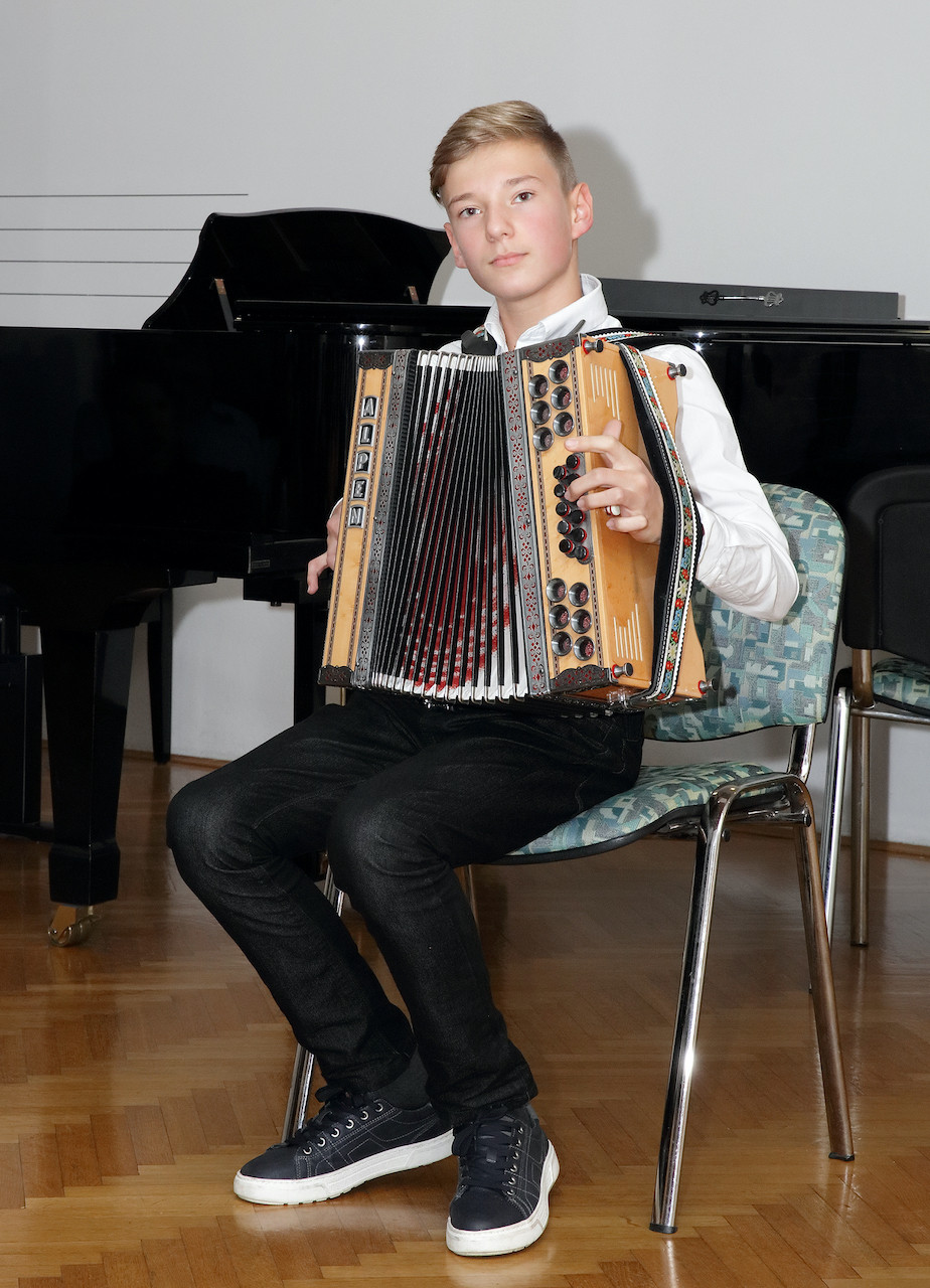 Božično-novoletni koncert nekdanjih učencev 2019