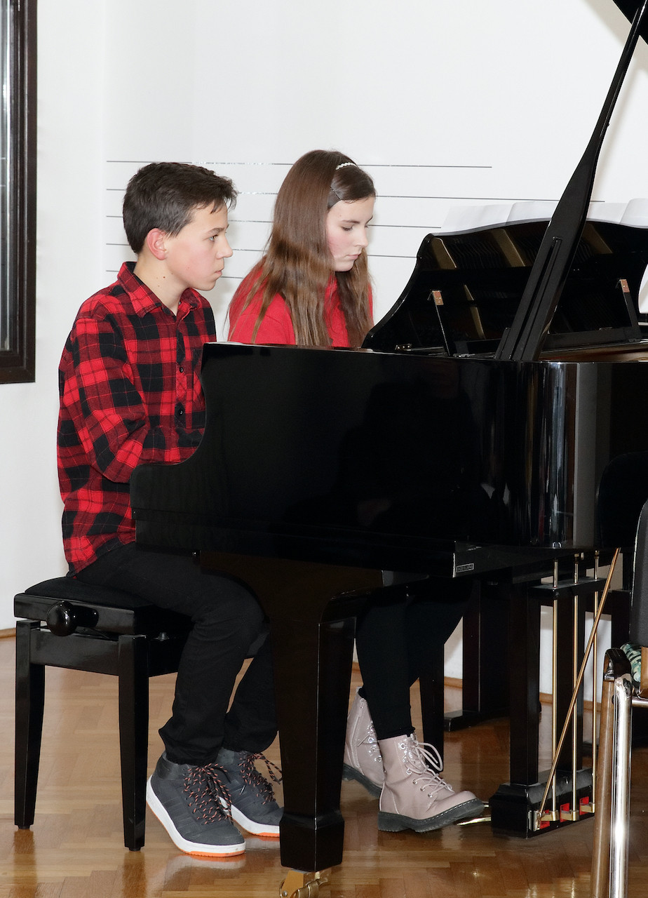 Božično-novoletni koncert nekdanjih učencev 2019