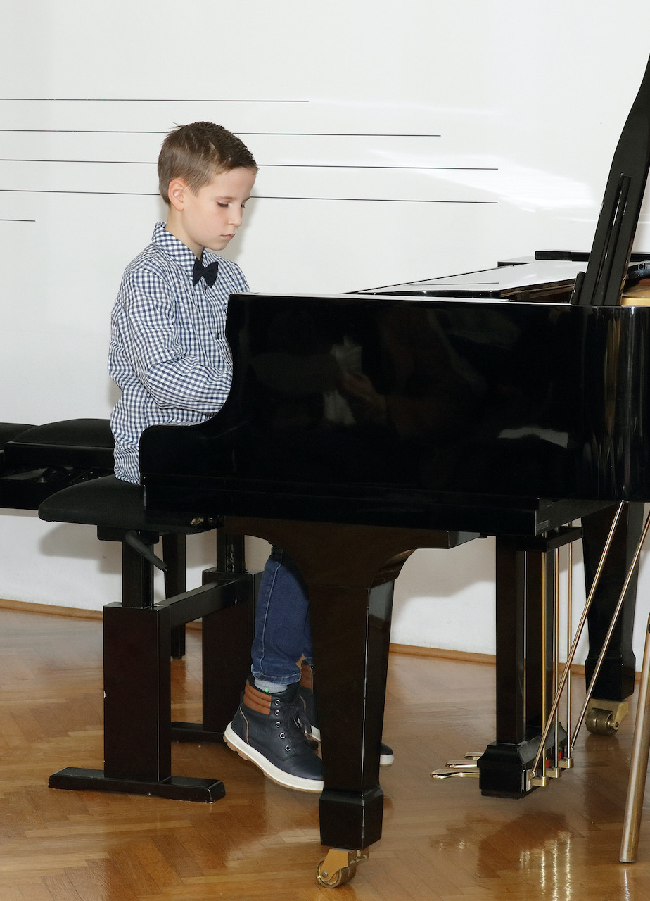 Božično-novoletni koncert nekdanjih učencev 2019