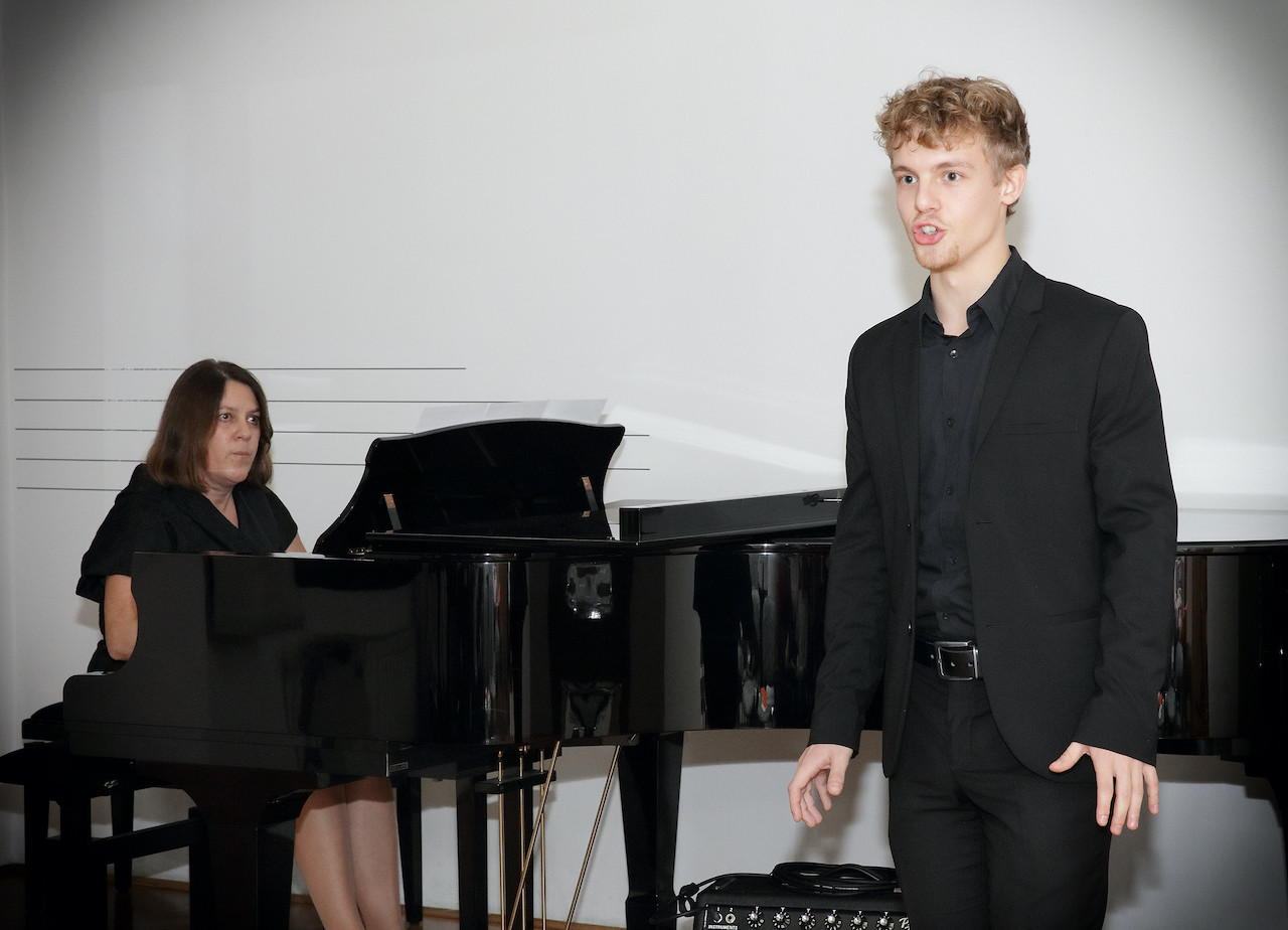 Božično-novoletni koncert nekdanjih učencev 2019