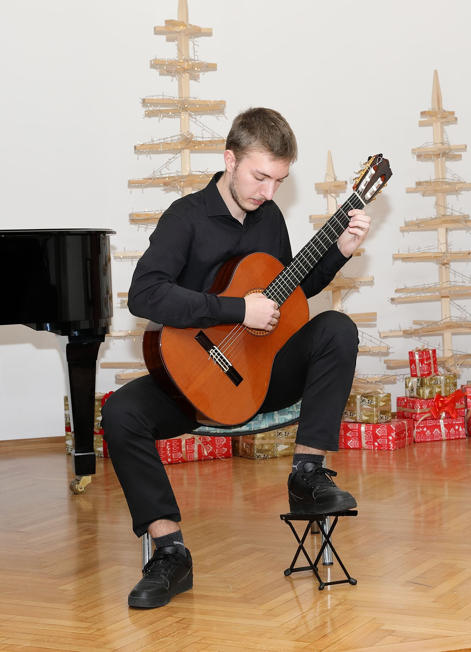 Božično-novoletni koncert nekdanjih učencev 2025