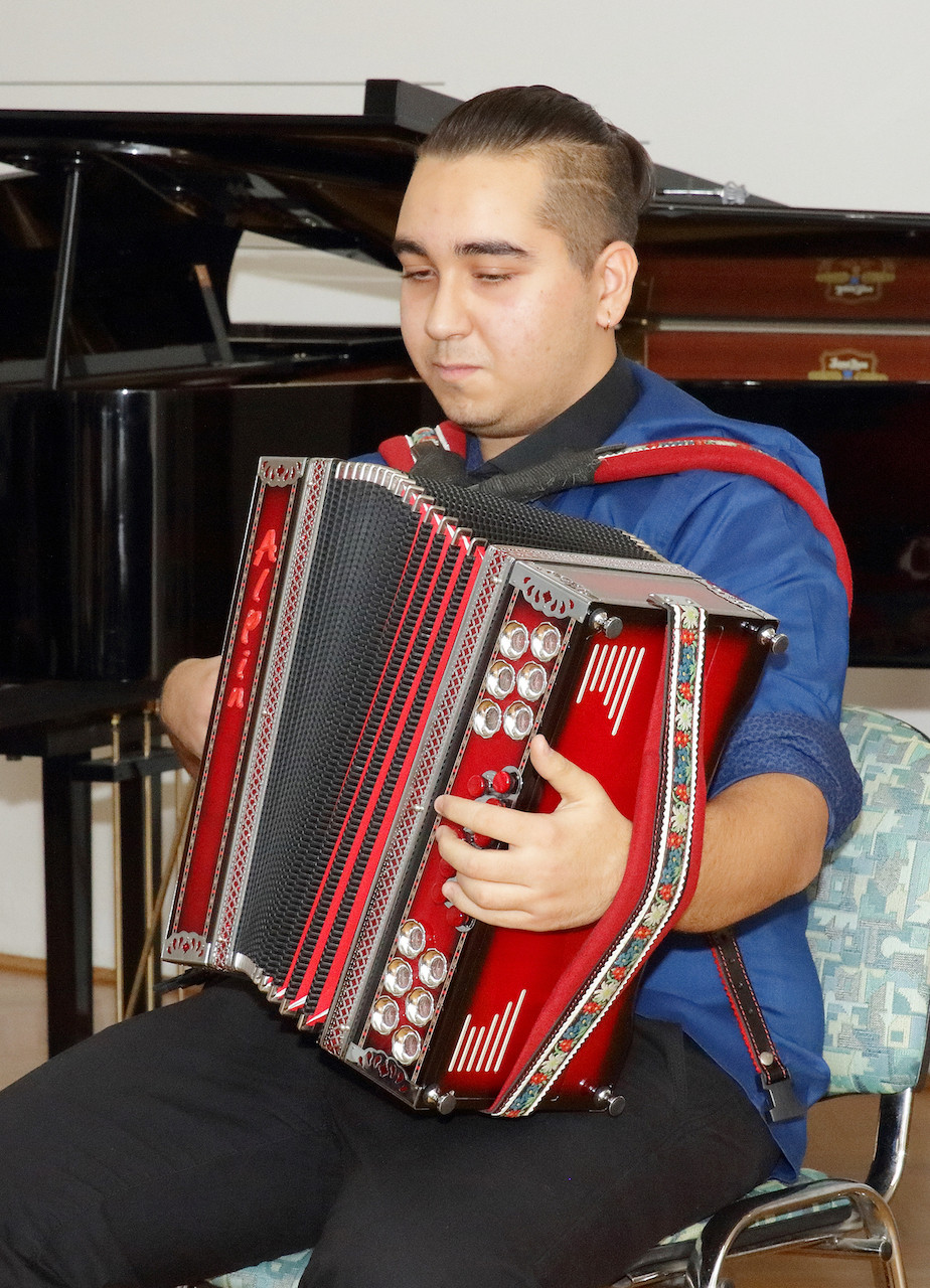 Božično-novoletni koncert učencev GŠ Brežice 2018
