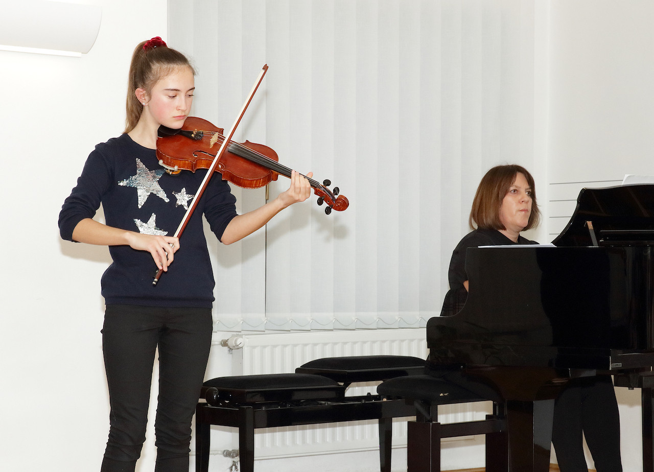 Božično-novoletni koncert učencev GŠ Brežice 2018