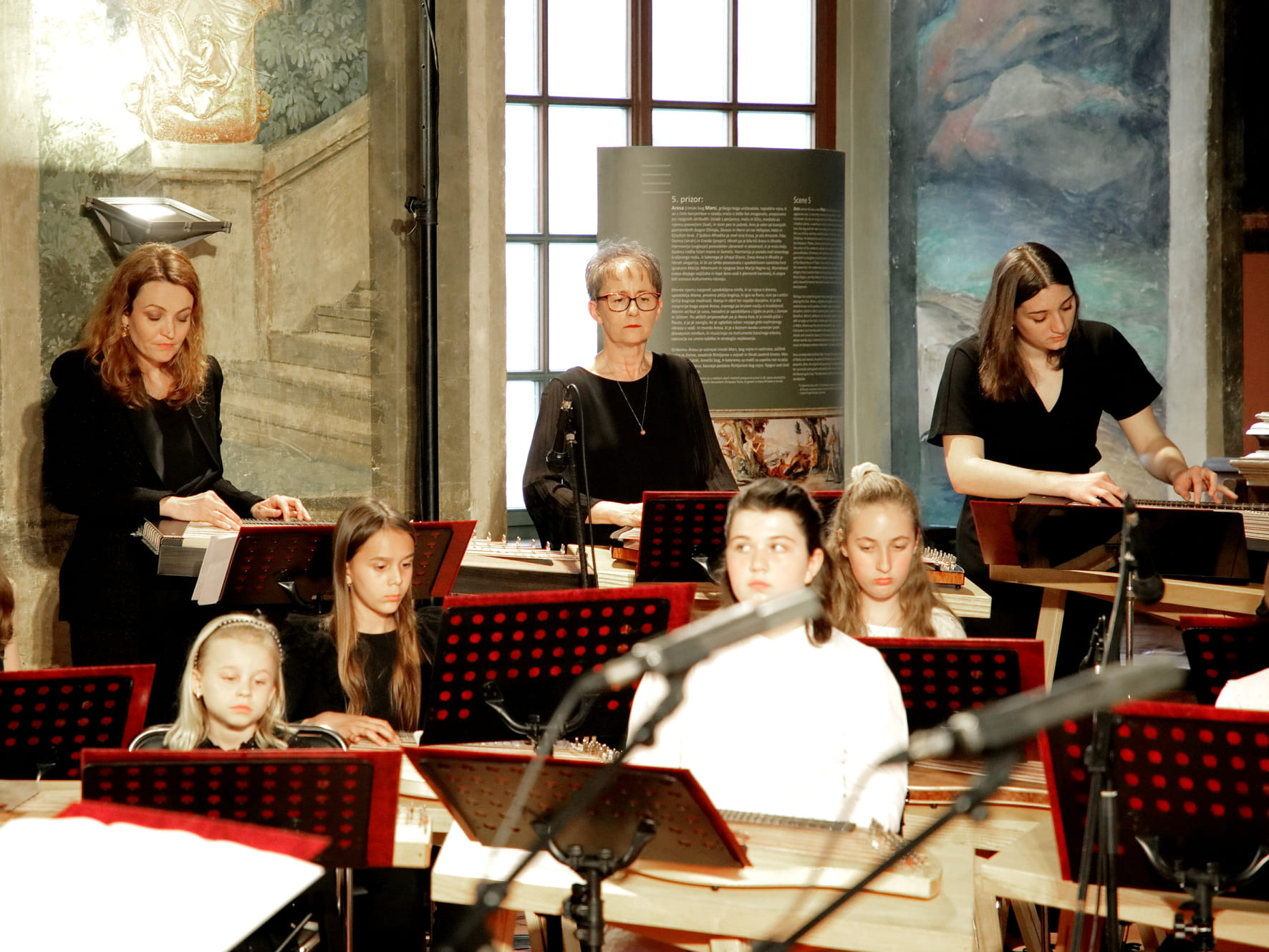 Koncert citrarskega orkestra Glasbene šole Brežice