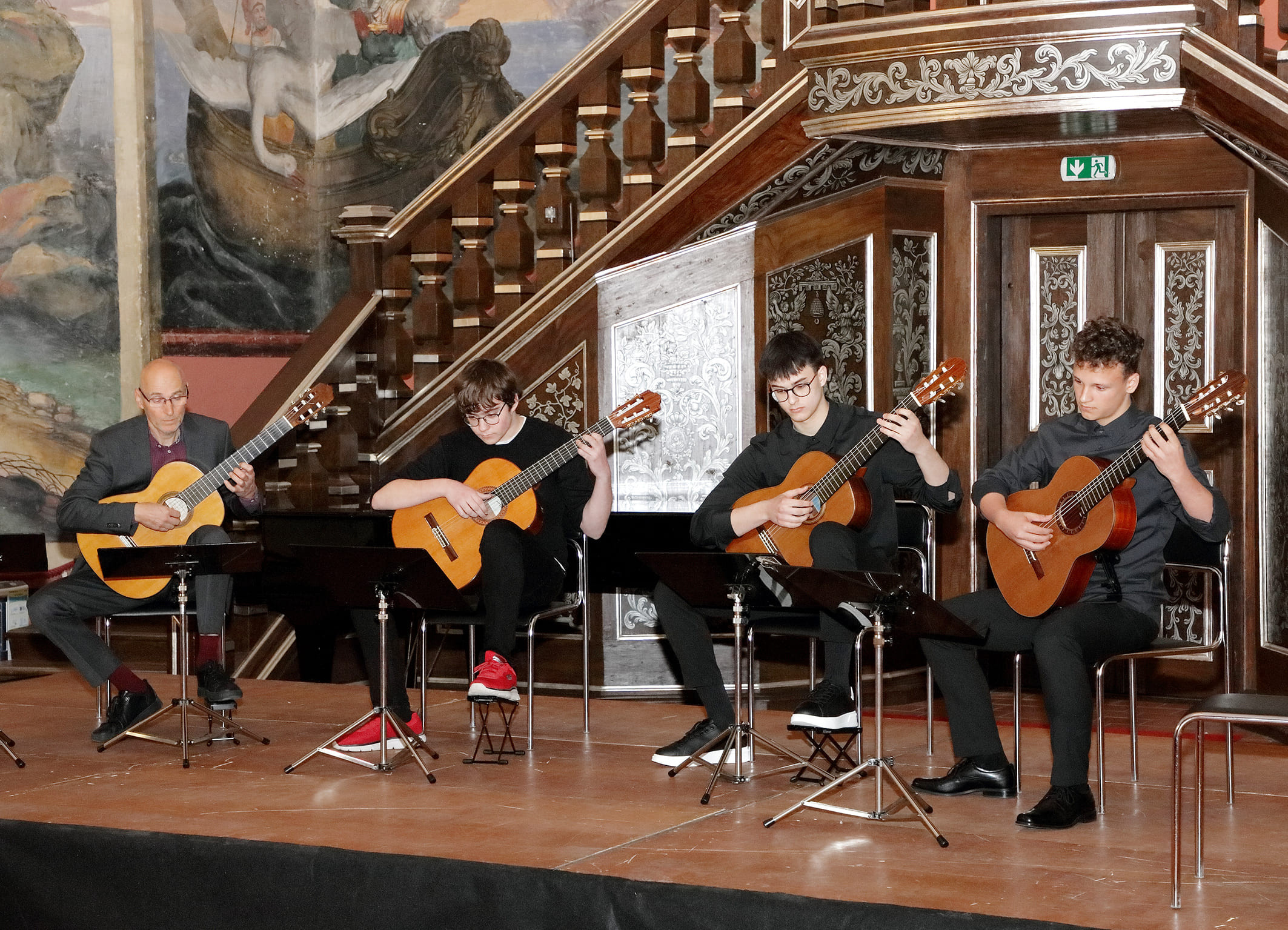 Koncert kitaristov: Matic Lazić, Martin Urek in ostali učenci prof. T. Vrandečića