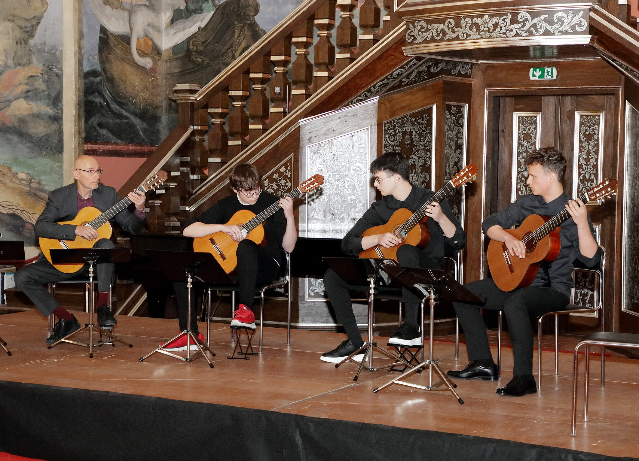 Koncert kitaristov: Matic Lazić, Martin Urek in ostali učenci prof. T. Vrandečića