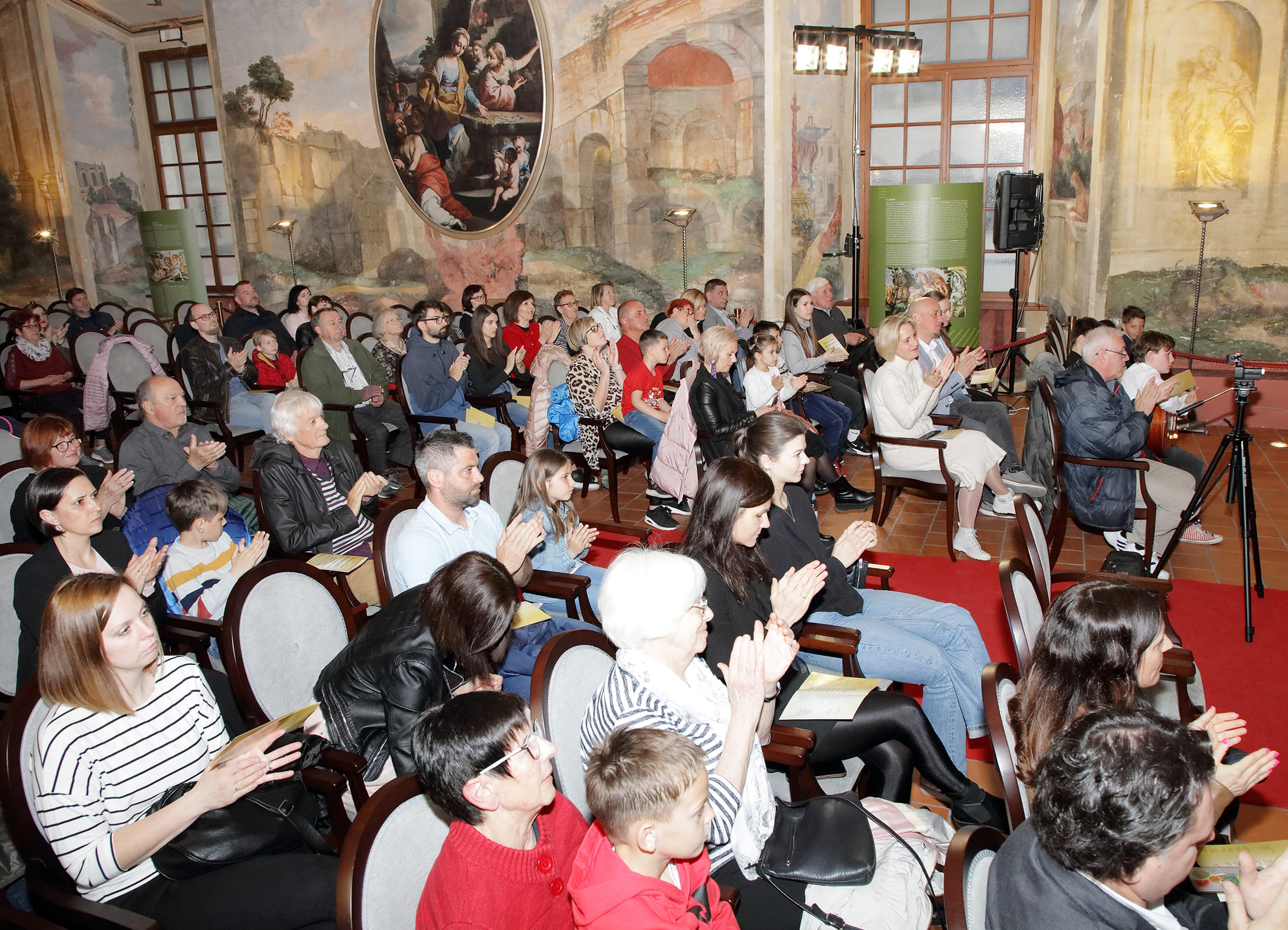 Koncert kitaristov: Matic Lazić, Martin Urek in ostali učenci prof. T. Vrandečića