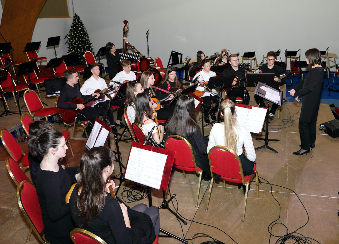 Koncert orkestrov in vokalne skupine Solzice 2019