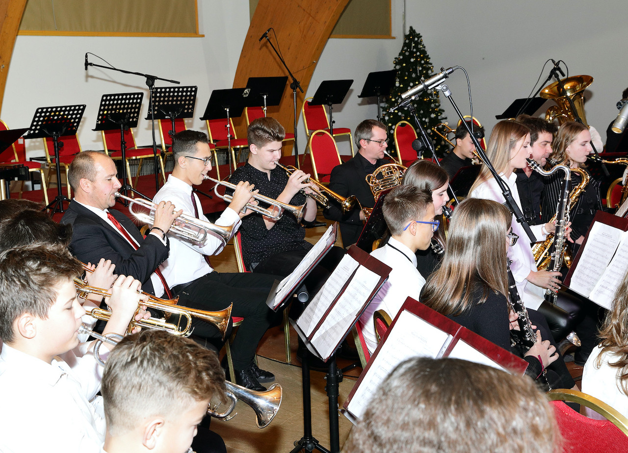 Koncert orkestrov in vokalne skupine Solzice 2019