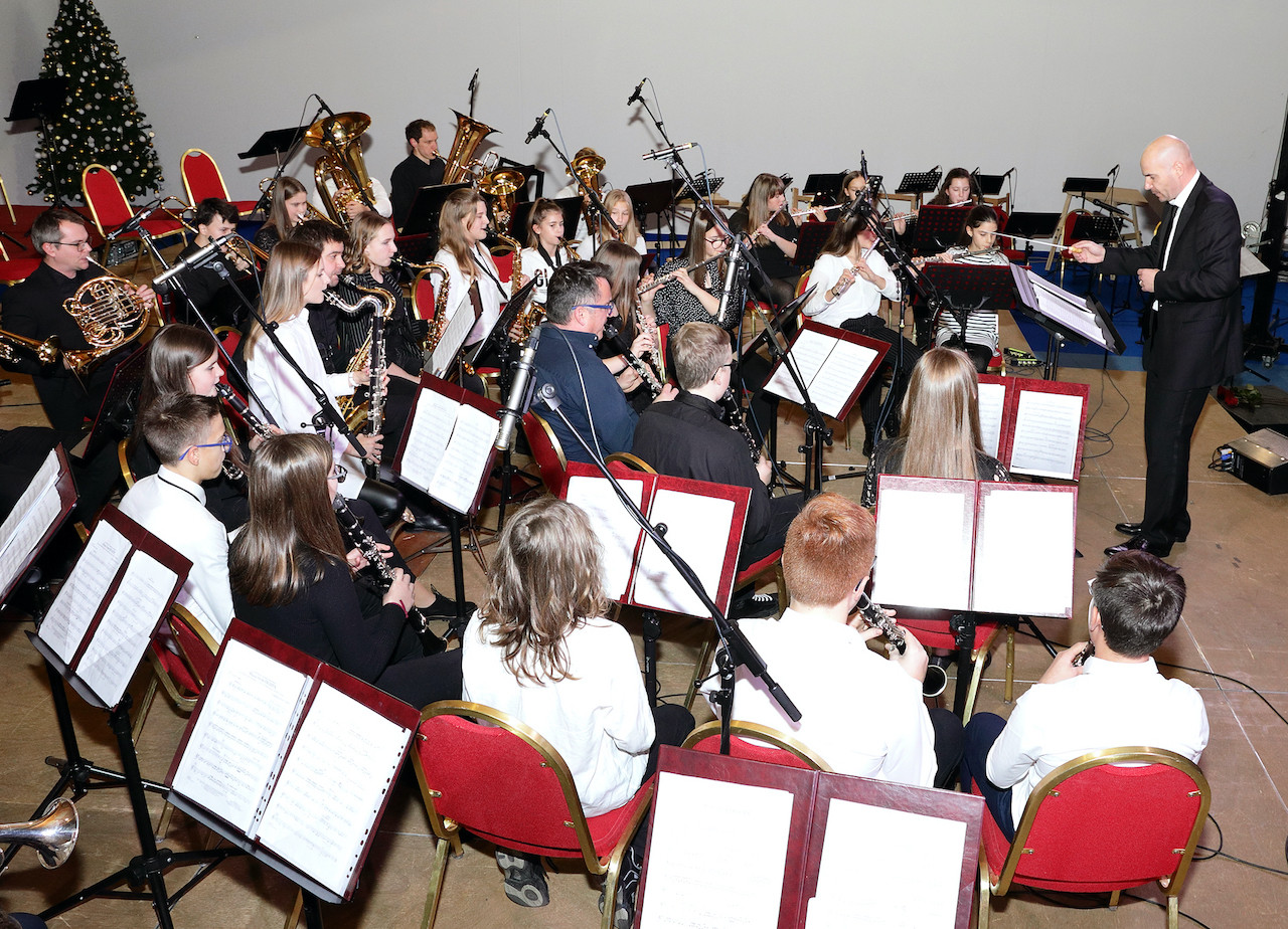 Koncert orkestrov in vokalne skupine Solzice 2019