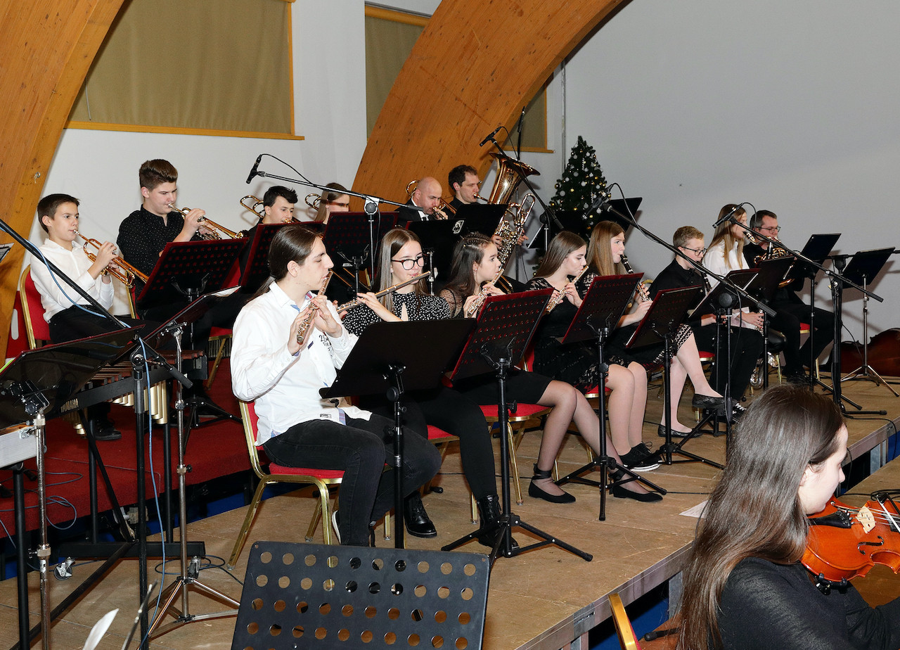 Koncert orkestrov in vokalne skupine Solzice 2019