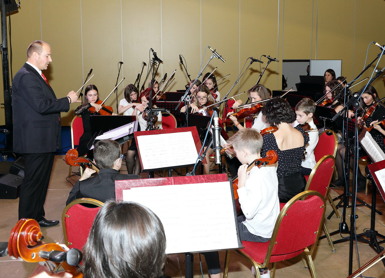 Koncert orkestrov in vokalne skupine Solzice 2019