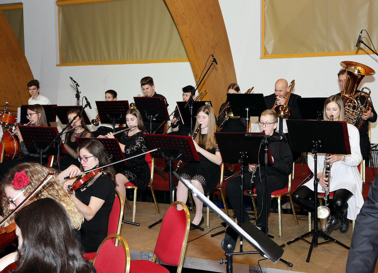 Koncert orkestrov in vokalne skupine Solzice 2019