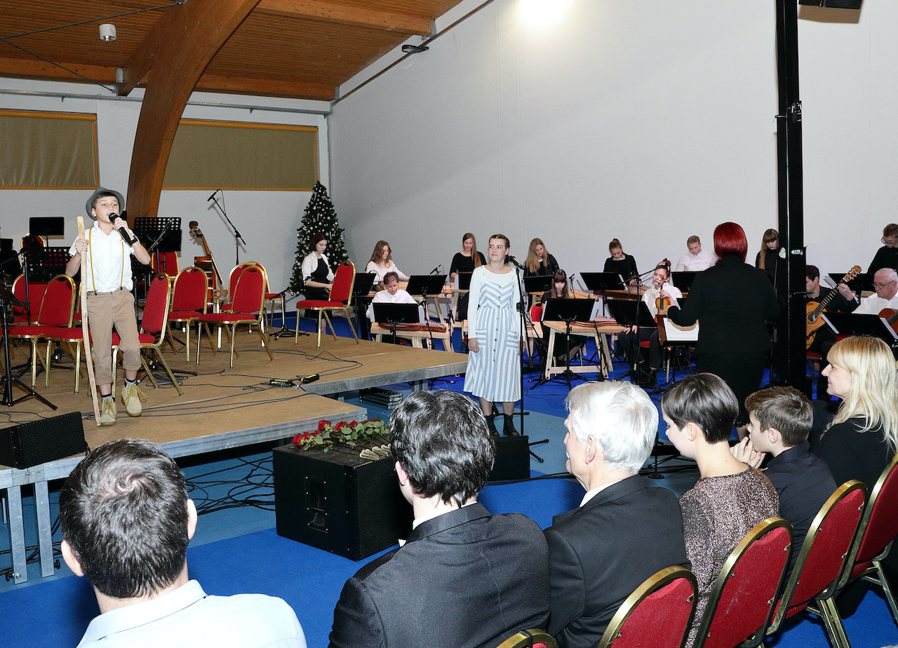 Koncert orkestrov in vokalne skupine Solzice 2019