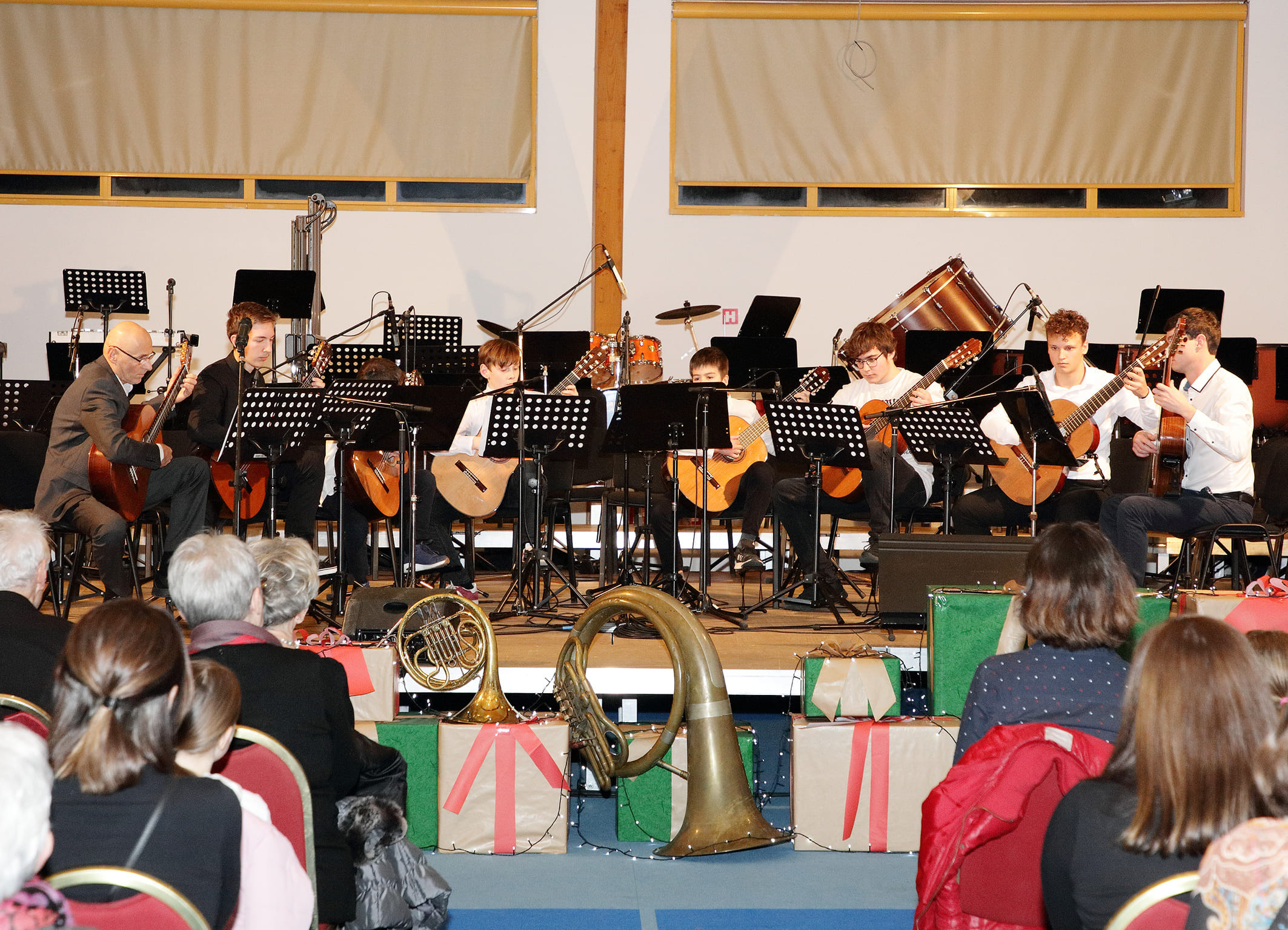 Koncert orkestrov in zbora