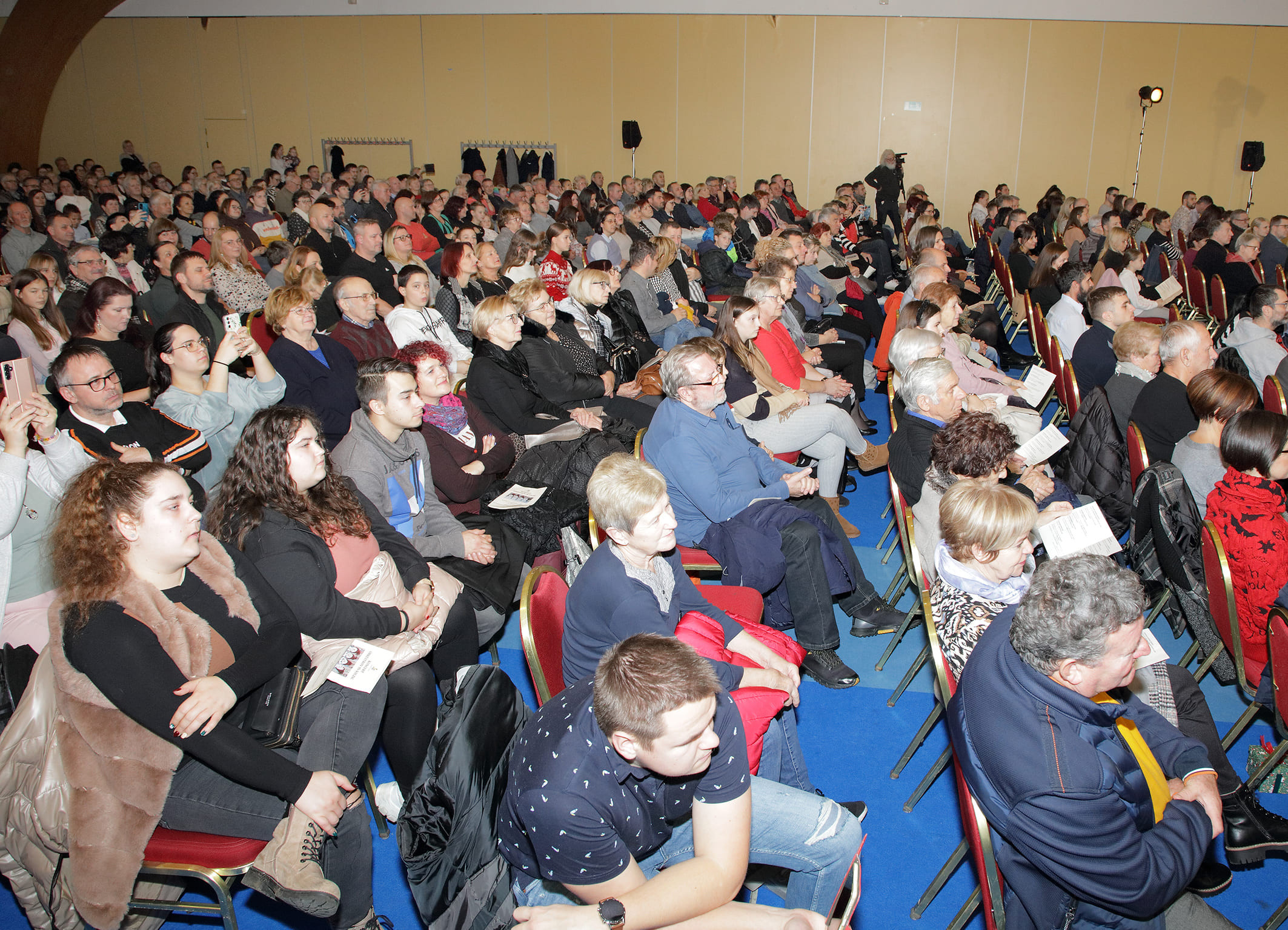 Koncert orkestrov in zbora