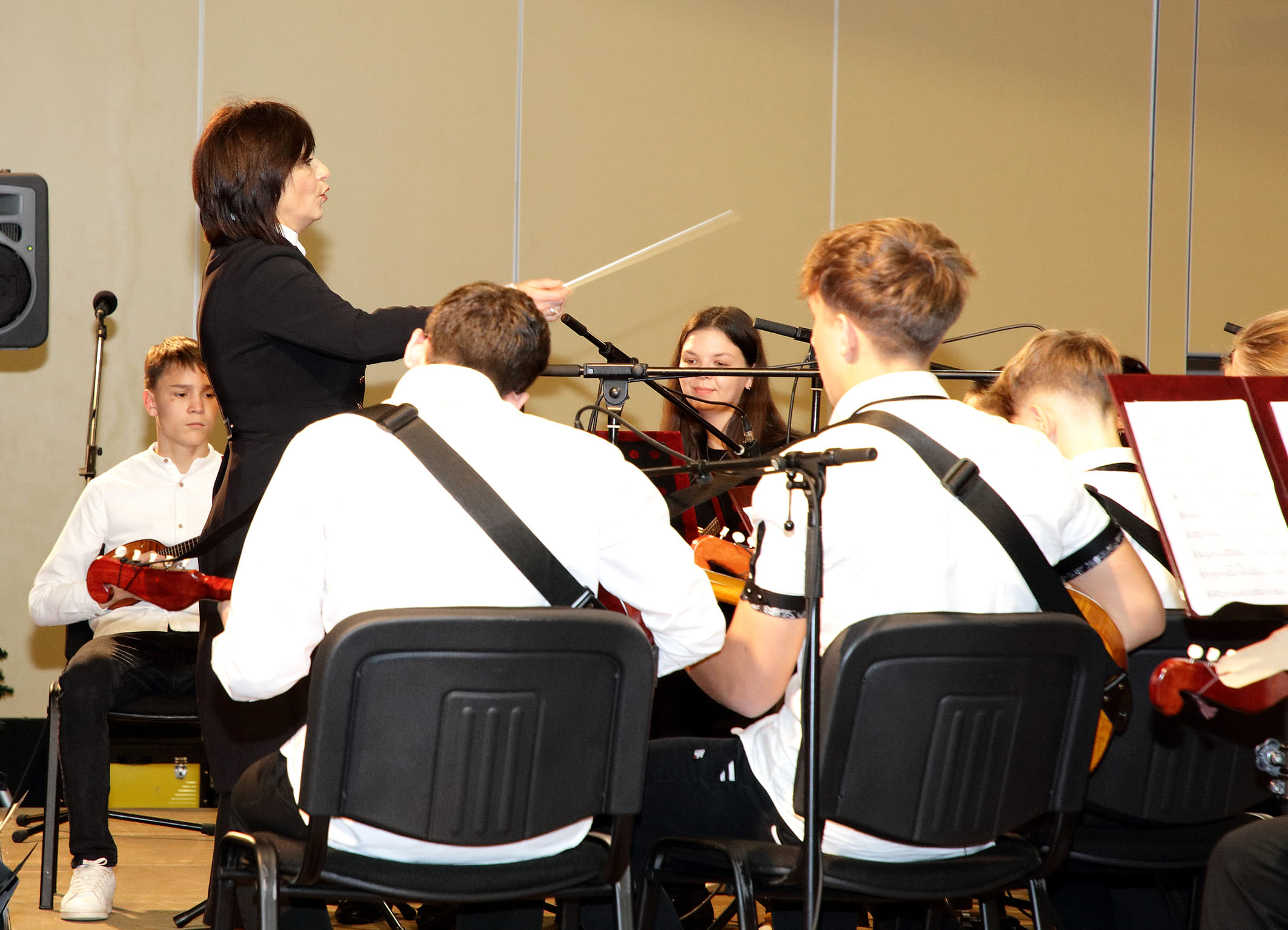 Koncert orkestrov in zbora