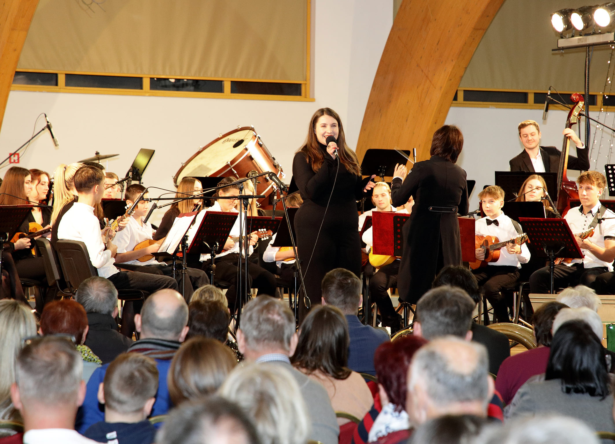 Koncert orkestrov in zbora