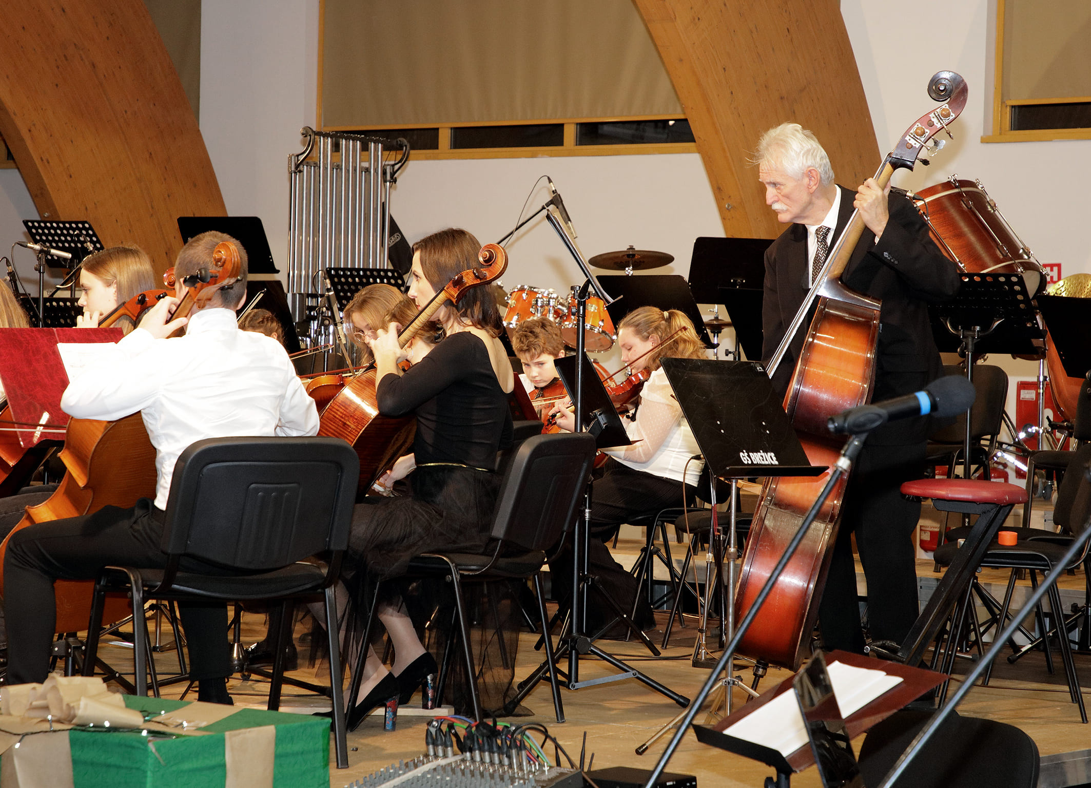 Koncert orkestrov in zbora