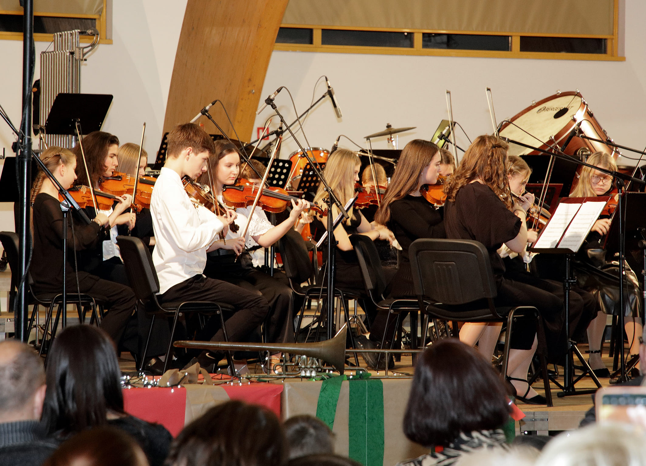 Koncert orkestrov in zbora