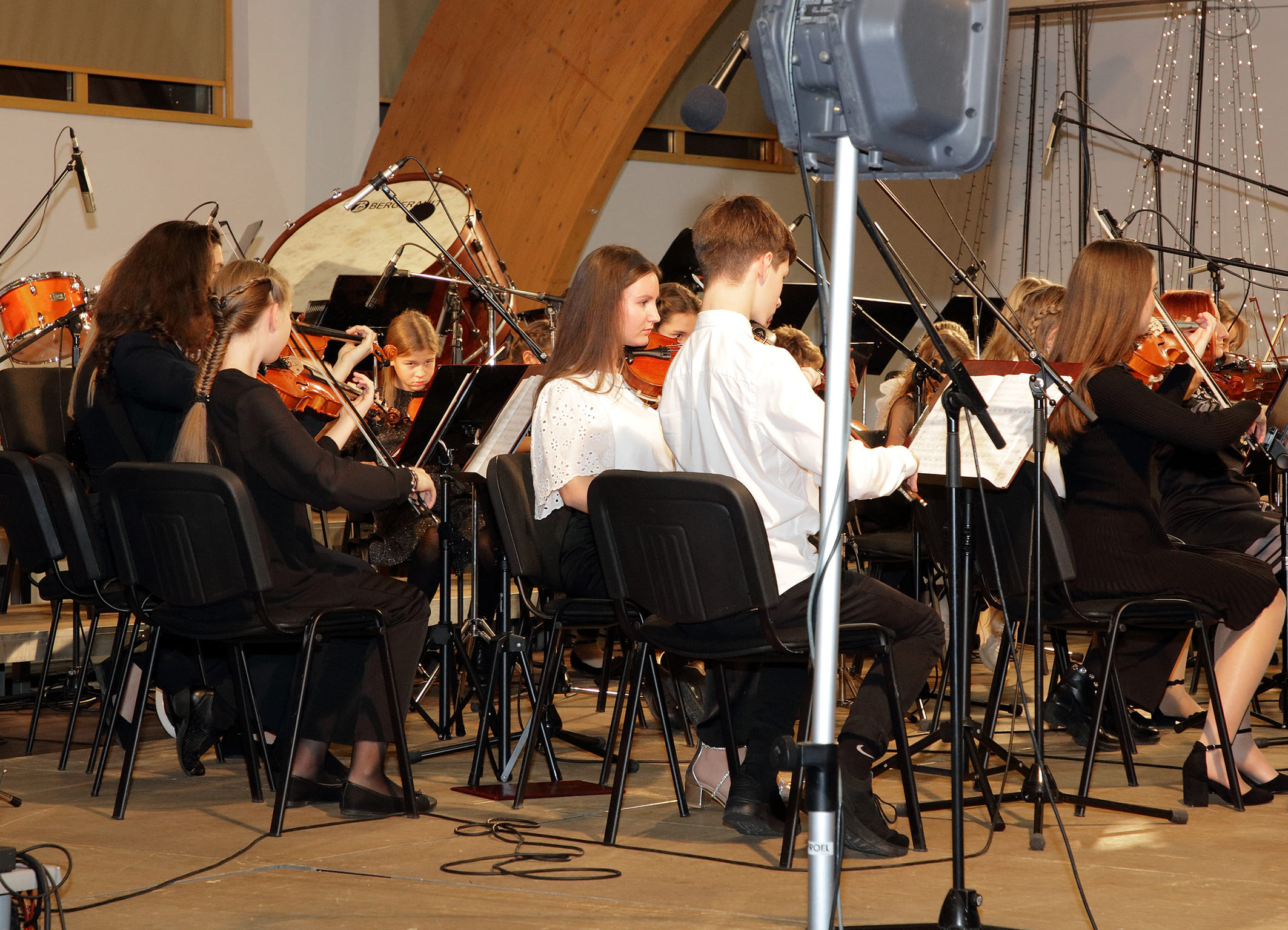 Koncert orkestrov in zbora