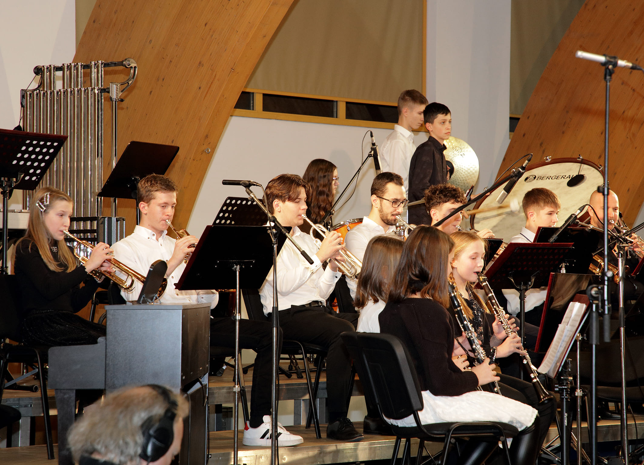 Koncert orkestrov in zbora