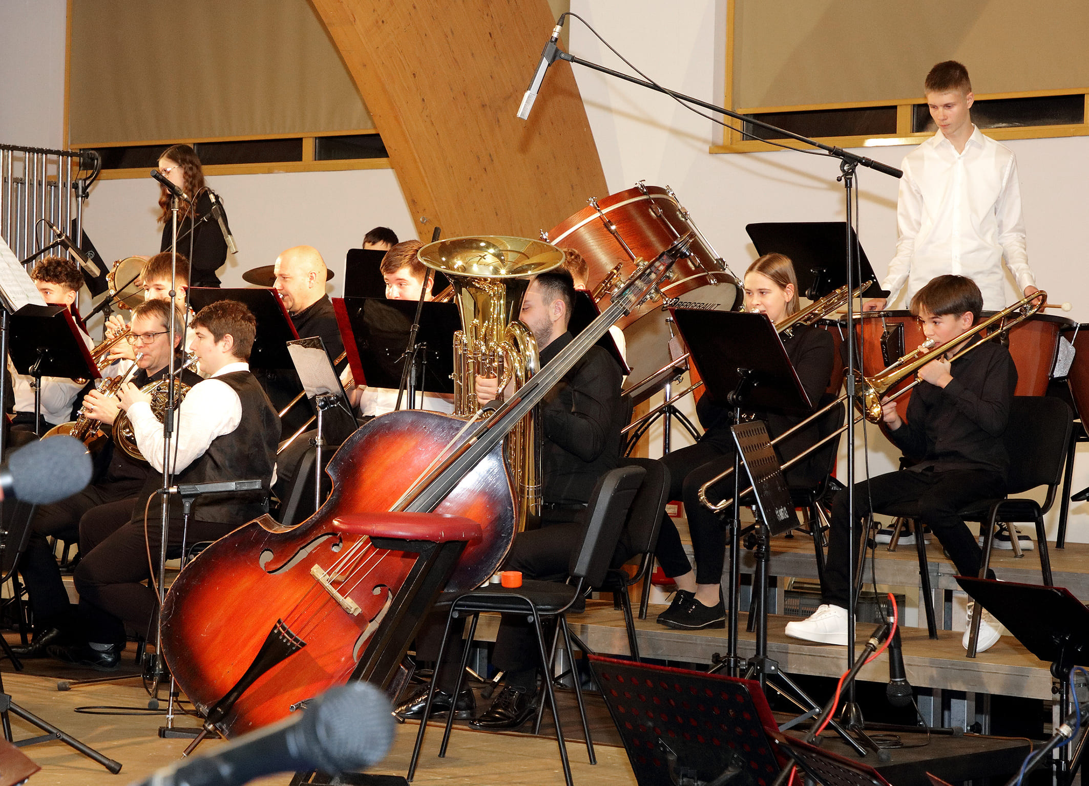 Koncert orkestrov in zbora